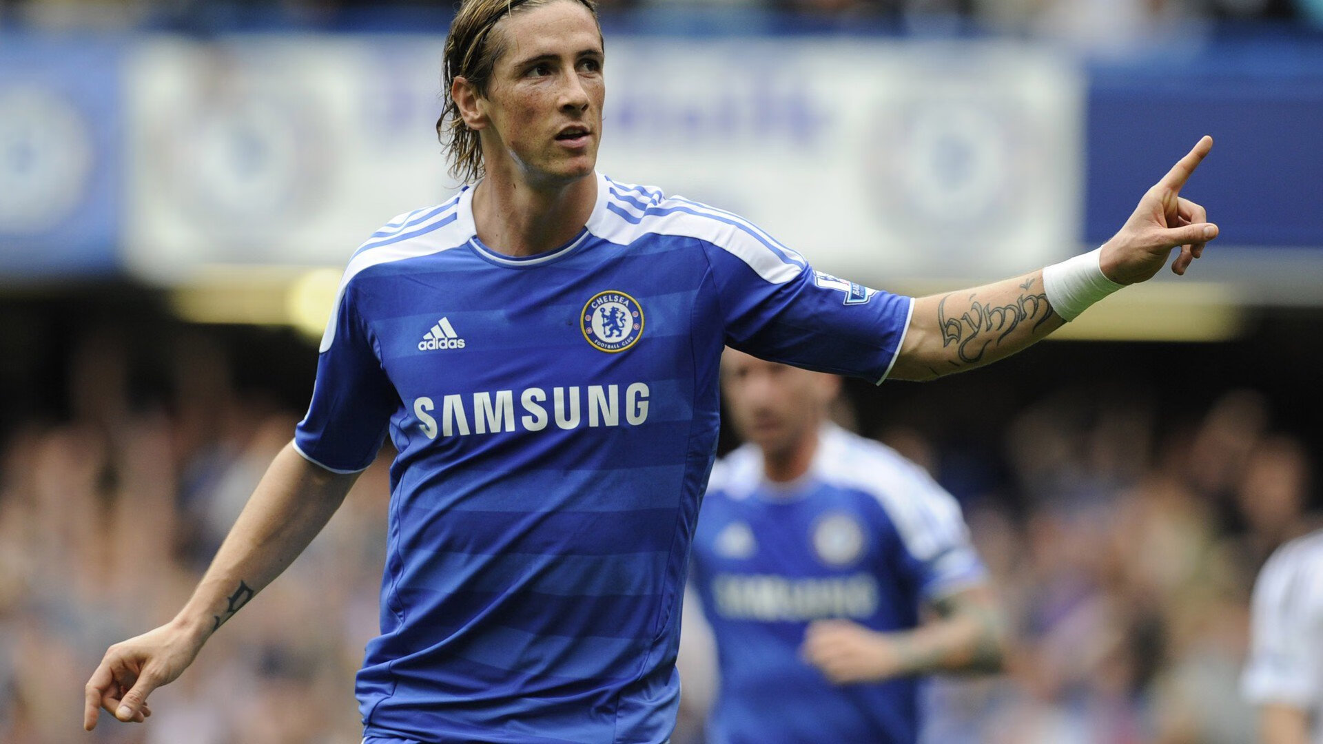 卡洛斯·阿尔卡拉斯在温网夺冠，卡洛斯阿尔卡拉兹