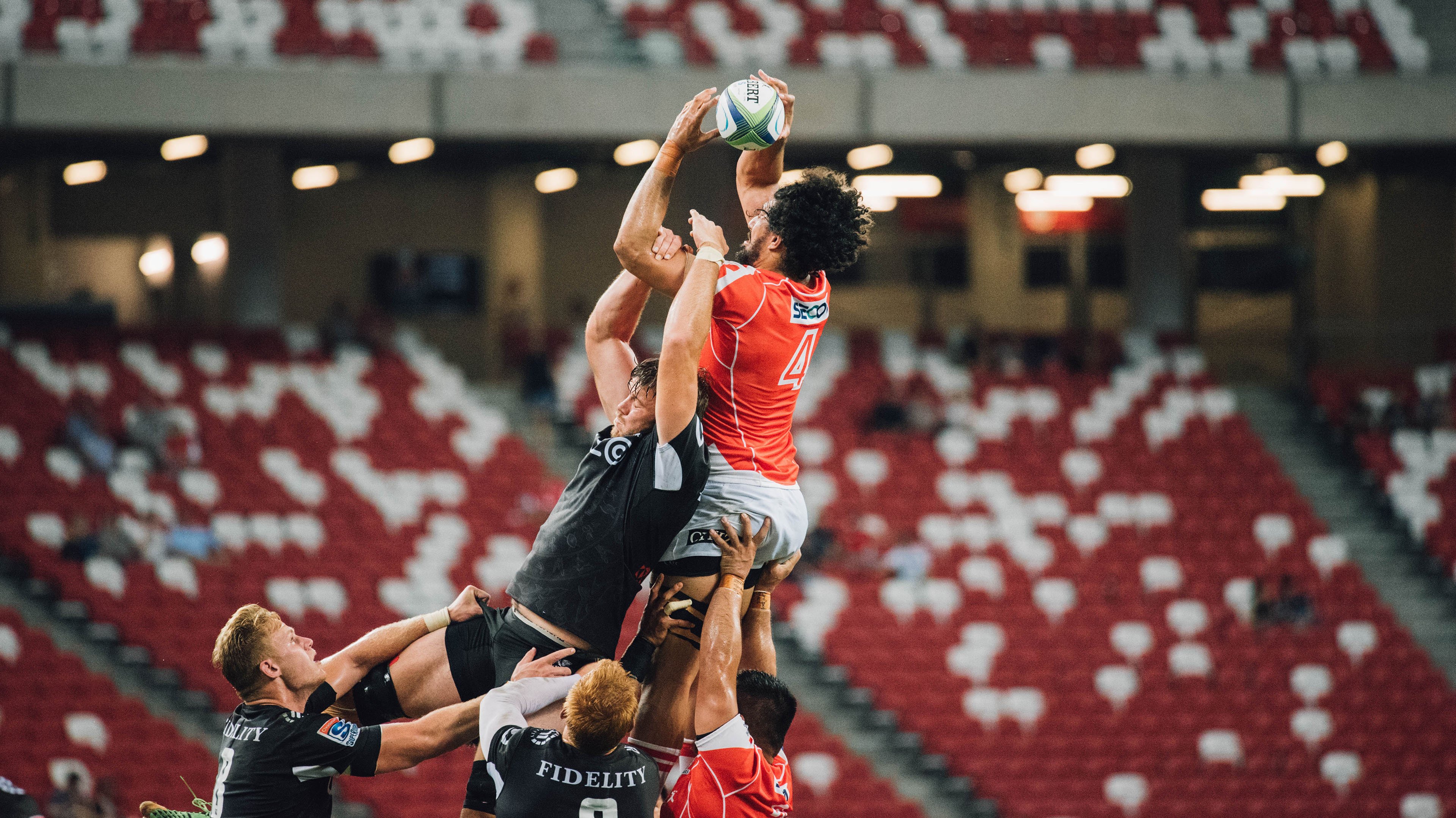 在对阵快船的比赛中,蒂伊不但得分爆炸,还抢下13个篮板,全面表现令人震惊!